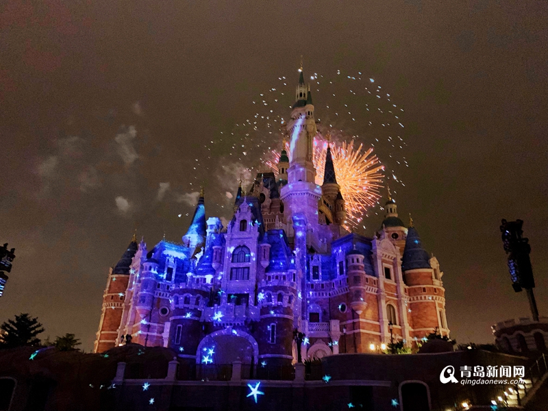 【網絡中國節·春節】焰火綻放 藏在童話里的別樣新年