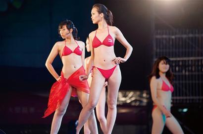 今年青島啤酒節啤酒女神王子選拔賽開幕