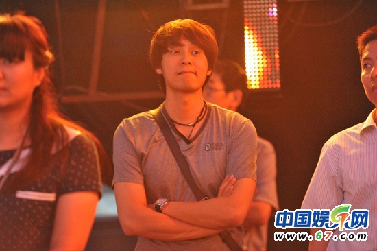 劉曉慶錄節目緋聞男友陪伴