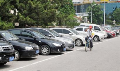 青島整治停車亂收費成效緩慢