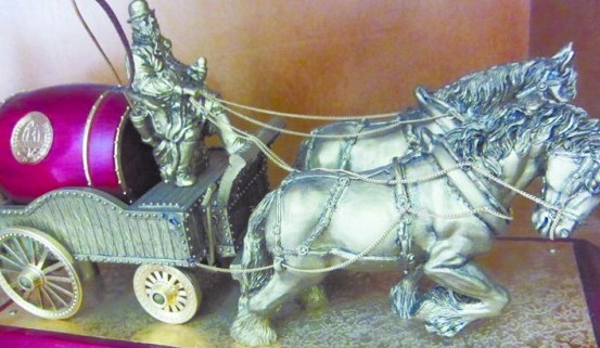 青島啤酒節(jié)集到500余件歷屆紀(jì)念品 穿越時(shí)空大開眼界 青島啤酒節(jié)集到500余件歷屆紀(jì)念品 穿越時(shí)空大開眼界