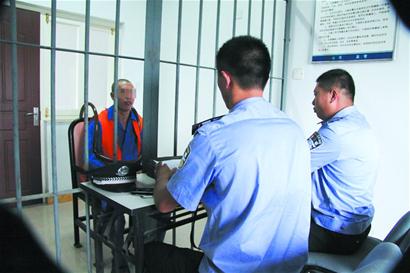 香精白糖小蘇打調出名牌散啤 流亡沿街燒烤攤和小飯店