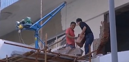 青島農民工打的十輛出租全拒載 被嫌棄身上臟