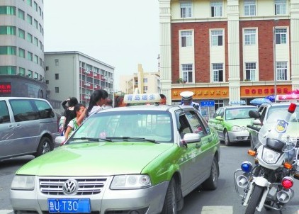 青島火車站出租車違規內幕 送客一次提成2000