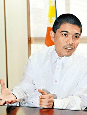 香港人質慘劇，菲領事稱家屬不懂“原諒”。香港星島日報