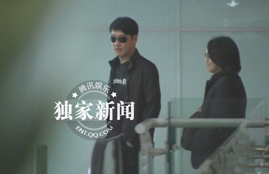 黎明人氣下滑被分家產 小縣城撈金奔波苦埋頭吸煙