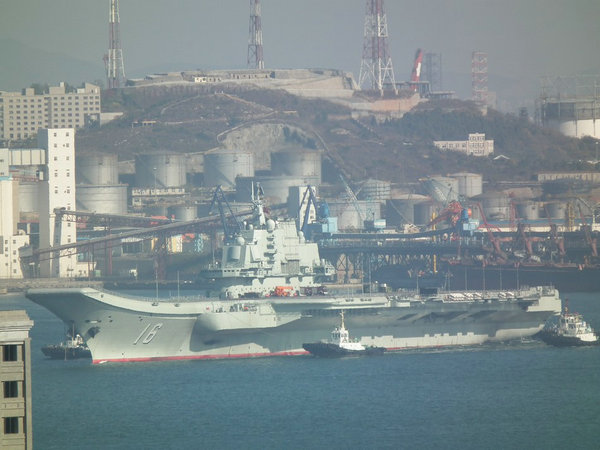 資料圖：遼寧艦入列后首次完成出海測試。