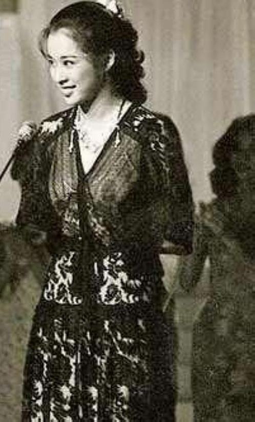 郭晶晶霍啟剛婚禮堪比公婆當年 婆婆朱玲玲年輕私密照曝光