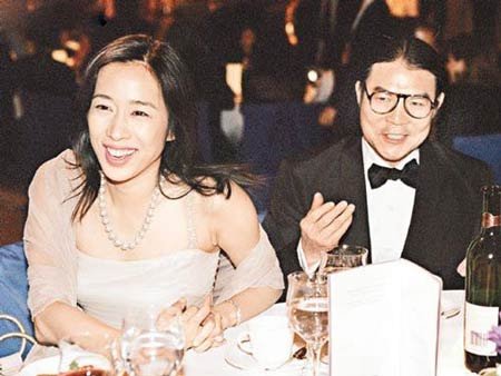 郭晶晶霍啟剛婚禮堪比公婆當年 婆婆朱玲玲年輕私密照曝光