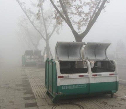 5流浪男童垃圾箱中避寒被悶死 當日僅6℃夜降雨