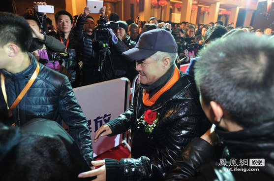 趙本山喜亮相“劉老根大舞臺”長春旗艦店開業典禮