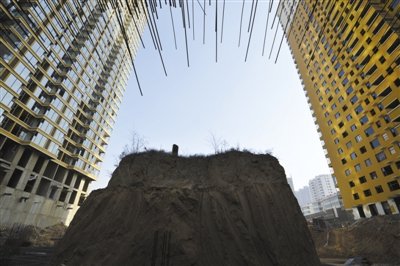 最牛釘子墳家屬:村委不關心我 干嘛要配合遷墳