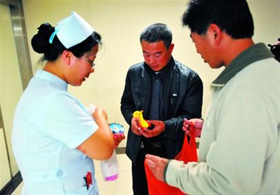 網友微博直播為小雪尋藥 救命藥找到型號不配