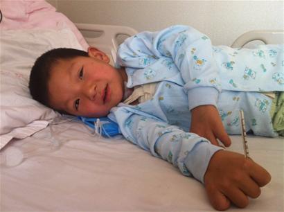 狠心父親迷戀網游失蹤 患病孩子被棄醫院