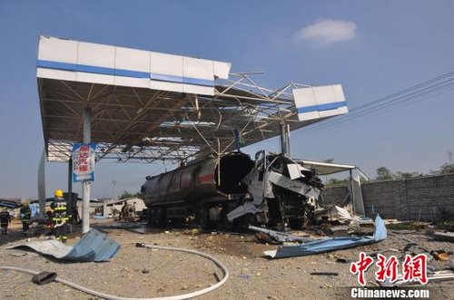 爆炸現(xiàn)場。黃祖華攝