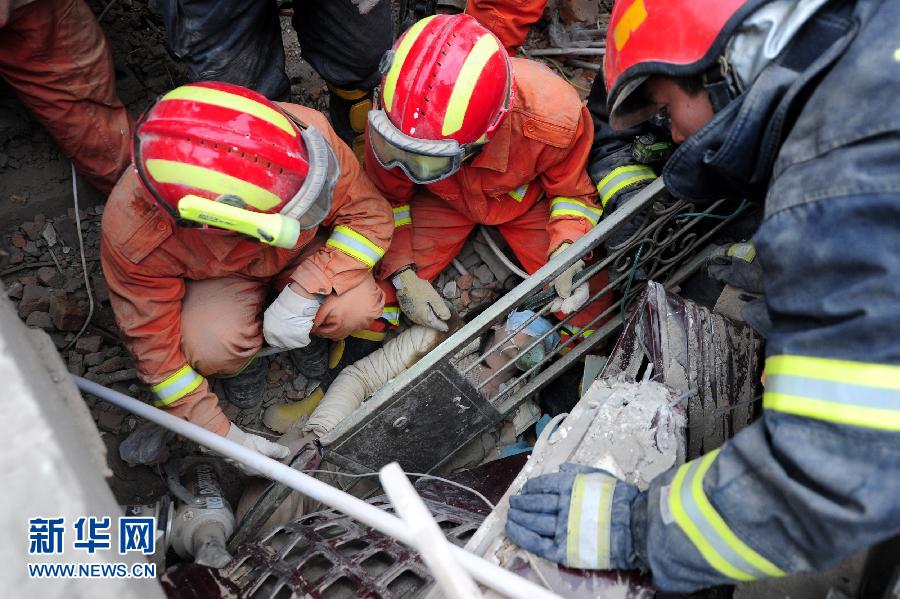 (新華網(wǎng))(2)寧波塌樓事故導(dǎo)致一死一傷 (新華網(wǎng))(2)寧波塌樓事故導(dǎo)致一死一傷