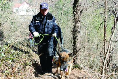 老高已經失蹤79小時 救援人員昨進行了拉網式、地毯式搜救 但仍沒有他的下落