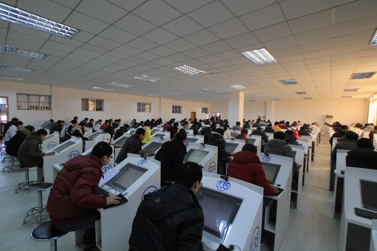 直擊青島新規駕考首日 考生吐槽難過高考 直擊青島新規駕考首日 考生吐槽難過高考