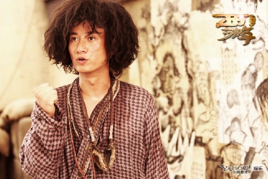 西游爆笑造型曝光 黃渤抱豬羅志祥攜四大媽護腎