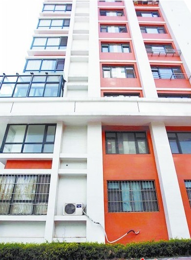 80后家政女工遭雇主強奸 衛(wèi)生間悲慘墜亡 80后家政女工遭雇主強奸 衛(wèi)生間悲慘墜亡