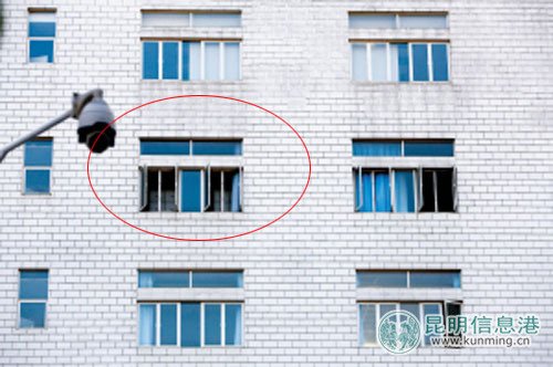 事發現場502（紅圈內）的窗戶還開著。記者張玉杰\攝