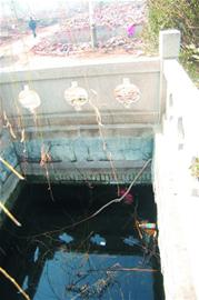 可惜！300歲古方井成垃圾場