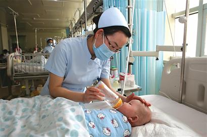 五千病號(hào)留在醫(yī)院迎蛇年