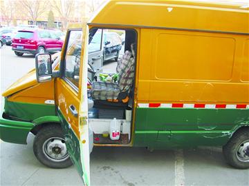 奇葩賊邊開車邊喝酒 派出所內狂言不喝酒不開車 奇葩賊邊開車邊喝酒 派出所內狂言不喝酒不開車