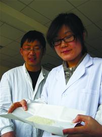 一張紙揭穿“化妝大米” 一張紙揭穿“化妝大米”