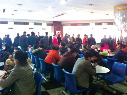 為避稅剛需族急買二手房 連續5天泡交易中心