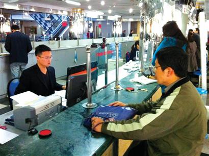 為避稅剛需族急買二手房 連續5天泡交易中心