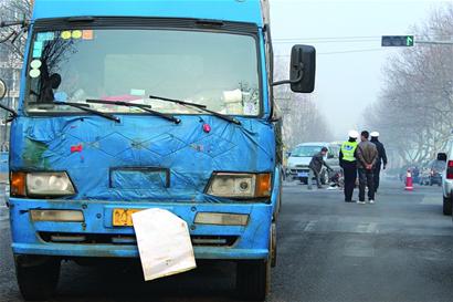青島再現奪命大貨 兩條生命慘死輪下