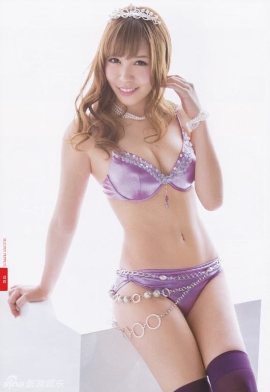AKB48七彩內衣寫真 大秀曲線白皙火辣