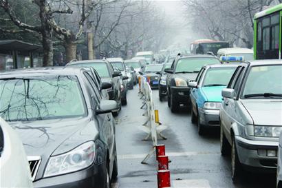 一條生命被“堵”在求醫路上