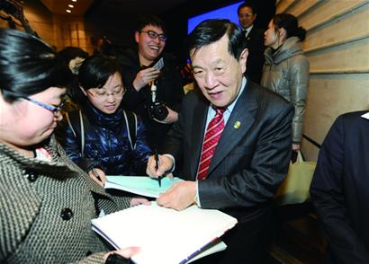 “當代福爾摩斯”李昌鈺昨在青島大學講成功經驗及經典案例