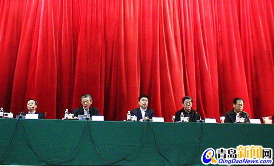 3月22日，全市關(guān)工委工作會(huì)議在八大關(guān)小禮堂召開(kāi)