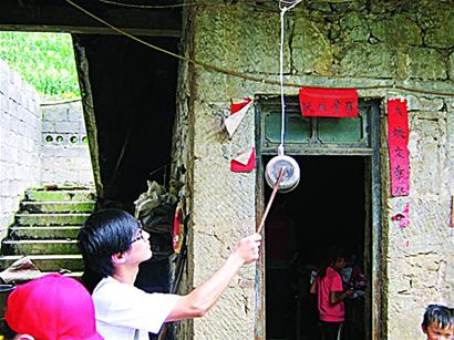 石大90后男生打工湊錢回鄉建小學 已組織10地志愿者